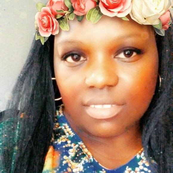 Meet your Posher, Tahira - Picture 1 of 1